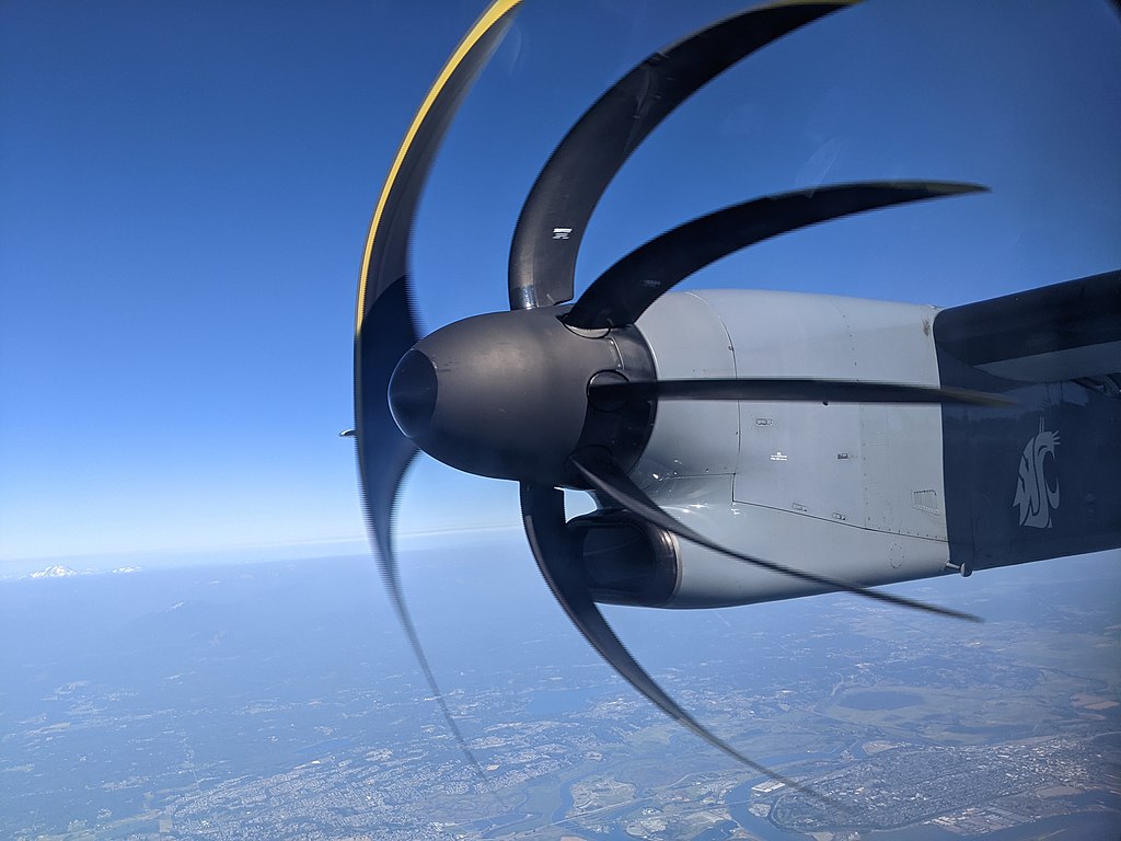 Rolling Shutter Effect on Airplane Propeller