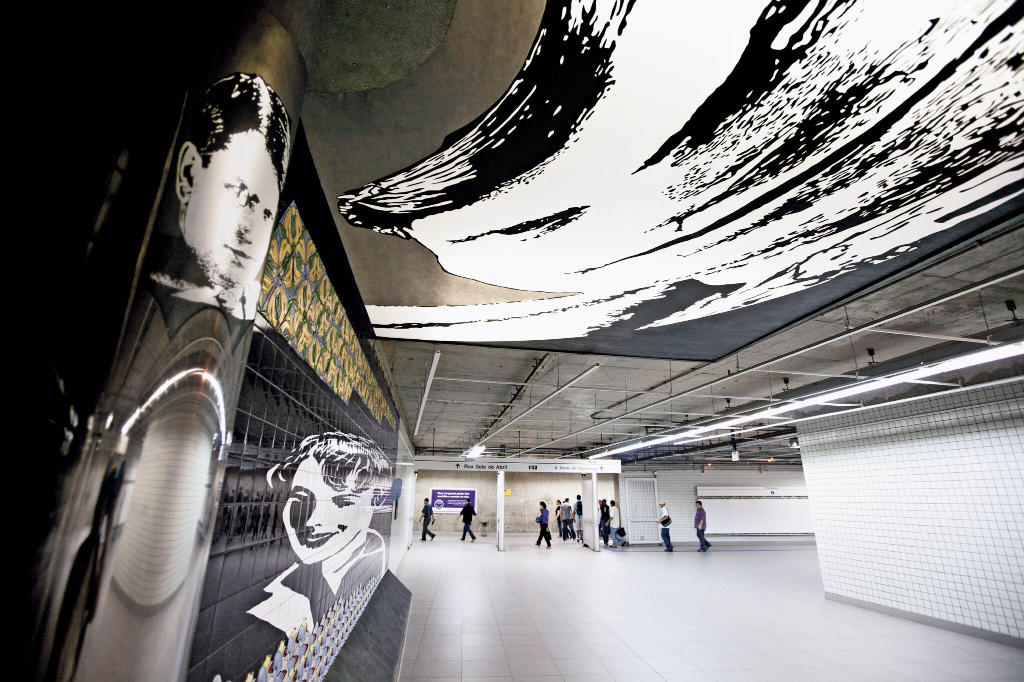 code geometry Anamorphic Reflection Magic on Floor & Ceiling São Paulo República metro station by Antonio Peticov